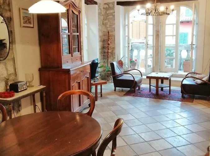 Piazza Grande Apartment